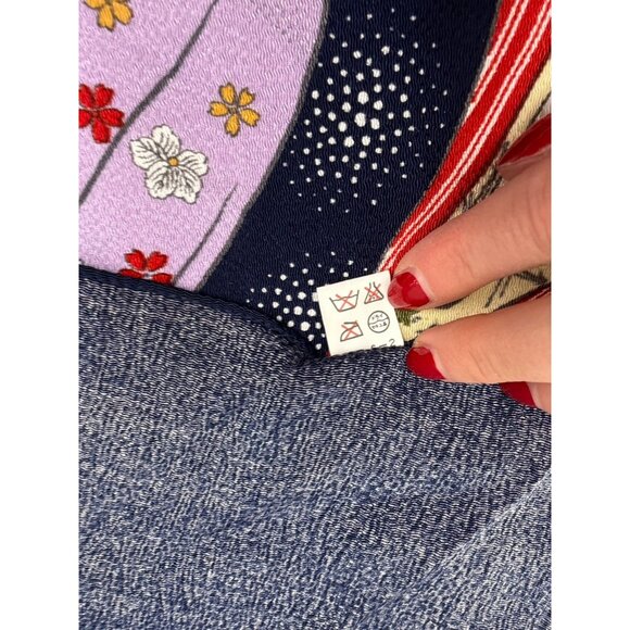 Geishas Square Scarf Japanese Traditional Textile Art - Picture 3 of 7